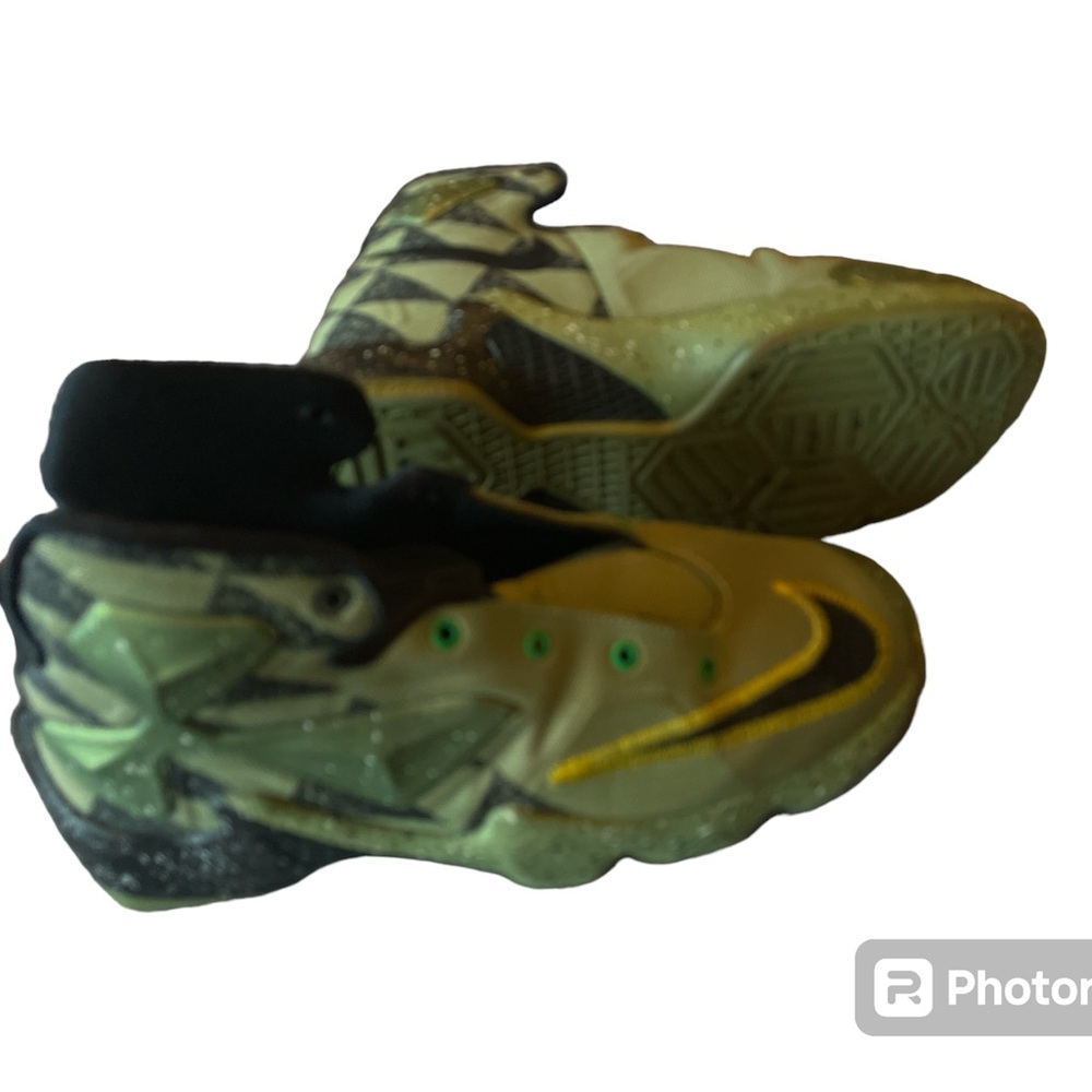 Nike green Lebron James XIII 6.5. No laces.